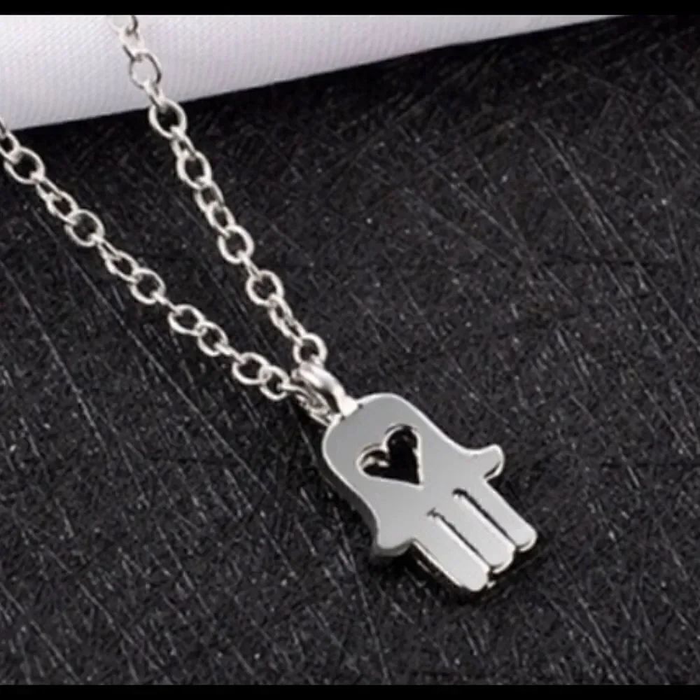 Dainty Hamsa Necklace Zinc Alloy plated
